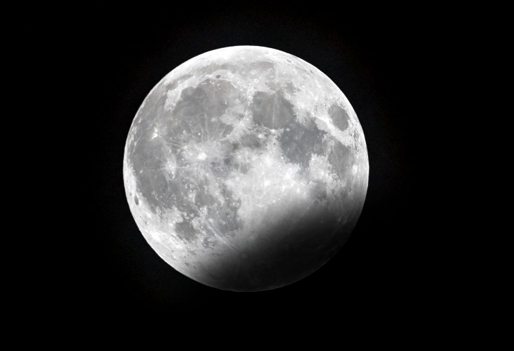 Une éclipse partielle de lune prévue ce lundi soir au Maroc